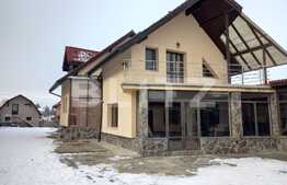 Casa deosebita langa padure, 320 mp utili, 900 mp teren, Sacele