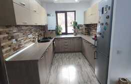 Apartament 3 camere, 75 mp, zona Sub Cetate! loc de parcare, boxa!