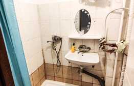 Apartament cu 2 camere decomandate, etaj intermediar, zona Hotel Royal