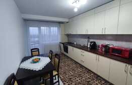 Apartament pe doua niveluri, 3 camere, decomandat, lux, 86 mp, zona Subcetate Sanpetru
