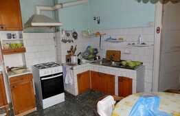 Vanzare apartament 3 camere, 115 mp, boxa subsol, zona Piata Mihai Viteazu