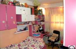 Vanzare apartament 4 camere decomandat, zona Complex Big. Etaj intermediar!