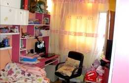 Vanzare apartament 4 camere decomandat, zona Complex Big. Etaj intermediar!