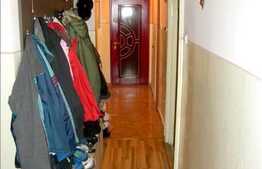 Vanzare apartament 4 camere decomandat, zona Complex Big. Etaj intermediar!