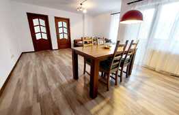 Apartament spatios, 3 camere, 64 mp, balcon! Zona Terra!