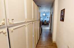 Apartament de 3 camere,  2 bai, 79 mp, parcare, grădina, zona Terra!