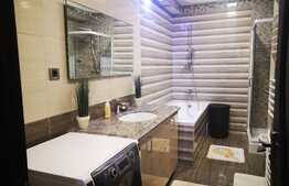 Apartament de 3 camere, etaj intermediar, terasă 5 mp, parcare, zona Coresi