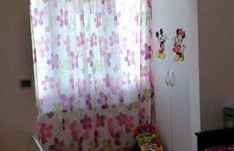  Apartament de 4 camere, decomandate, etaj intermediar, 