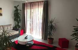  Apartament de 4 camere, decomandate, etaj intermediar, 