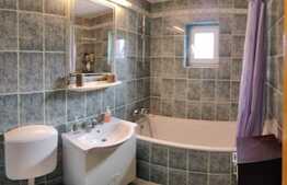  Apartament de 4 camere, decomandate, etaj intermediar, 