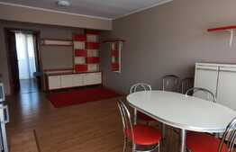 SUPER PRET! 3 camere, 2 balcoane, loc parcare! Zona strazii Sub Cetate!