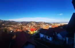 Casa la rosu de 270 mp utili, 300 mp teren, in Shei!