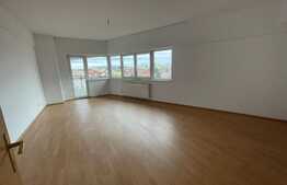 Spatiu de inchiriat, 90 mp, garaj, 2 balcoane, zona NTT Data