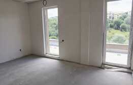 Apartament 3 camere semifinisat ,70 mp, terasa 45 mp ,zona Stejarului !