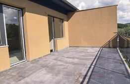 PONT !Apartament 3 camere semifinisat, parcare, 82 mp ,terasa 32 mp ,zona Stejarului !