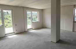 PONT !Apartament 3 camere semifinisat, parcare, 82 mp ,terasa 32 mp ,zona Stejarului !