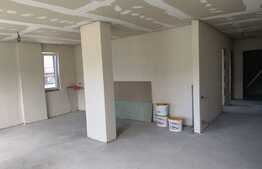 PONT !Apartament 3 camere semifinisat, parcare, 82 mp ,terasa 32 mp ,zona Stejarului !