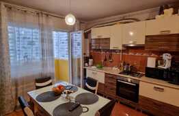 Apartament de 3 camere, 57 mp, parcare, zona strazii Sub Cetate!