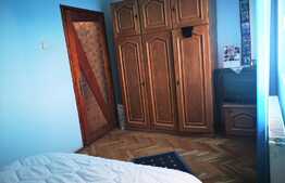 Apartament de 4 camere, decomandat, 77 mp, balcon, zona Astra