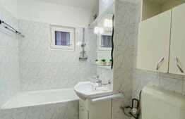 Apartament de 4 camere, decomandat, 77 mp, balcon, zona Astra