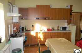 Apartament 4 camere, 120 mp, zona Campului. Garaj inclus!