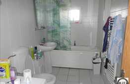 Apartament 4 camere, 120 mp, zona Campului. Garaj inclus!