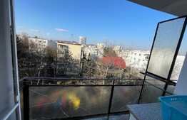 Apartament de 3 camere, 45 mp, zona Casa Piratilor