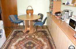 Apartament 2 camere decomandate, 75 mp zona Hotelul Premier. Loc de parcare!