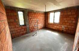 Casa individuala in Corusu, panorama si liniste, 120 mp utili si 500 mp teren!