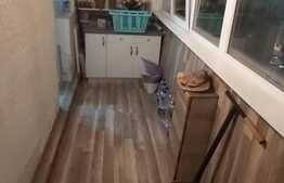 Apartament de 3 camere, etaj intermediar, decomandat, zona Tractorul