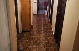 Apartament de 3 camere, etaj intermediar, decomandat, zona Tractorul