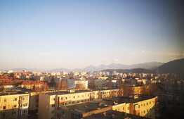 Apartament de 3 camere, etaj intermediar, decomandat, zona Tractorul