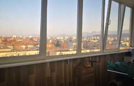 Apartament de 3 camere, etaj intermediar, decomandat, zona Tractorul