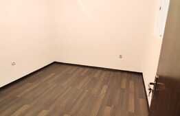 Apartament 3 camere, etaj intermediar, terasa de 12 mp, finisat nou, zona Porii