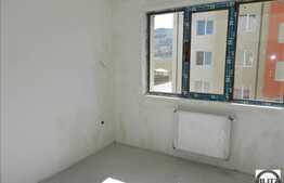 Apartament cu 3 camere, 71.5 mp, zona linistita, semifinisat! Loc de parcare!