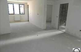 Apartament cu 3 camere, 71.5 mp, zona linistita, semifinisat! Loc de parcare!
