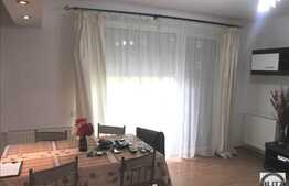 Vanzare 2 camere, 50 mp, 2 balcoane, etaj intermediar! Zona Porii! Cu parcare!