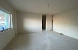 Apartament 2 camere, etaj intermediar, parcare, zona Sub Cetate!