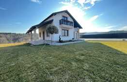 Casa individuala cu priveliste deosebita, teren generos , garaj ! Savadisla