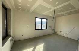 Casa individuala cu priveliste deosebita, teren generos , garaj ! Savadisla