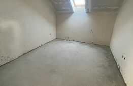 Casa individuala cu priveliste deosebita, teren generos , garaj ! Savadisla