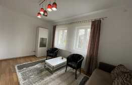 Apartament de 2 camere, decomandat, 54 mp, gradina,  zona Central