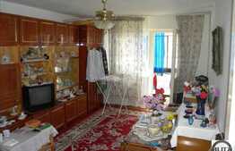 Apartament 3 camere decomandate, zona strazii Vidraru. Etaj intermediar!