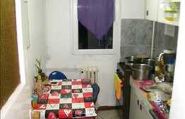 De vanzare apartament cu 3 camere, zona Complexului Big, 44 mp utli