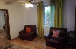 Apartament 2 camere, 60 mp, decomandat, curte, zona Centrala