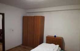 Apartament 2 camere, 60 mp, decomandat, curte, zona Centrala