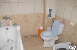 Apartament in zona Florilor cu 3 camere, 72 mp! Loc Parcare cu C.F.