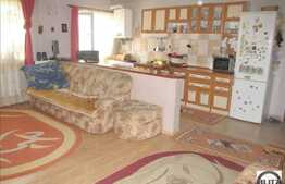 Apartament in zona Florilor cu 3 camere, 72 mp! Loc Parcare cu C.F.