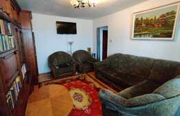 Apartament de 2 camere, decomandat, 50 mp, 2 balcoane, etaj intermediar, zona Parang