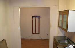 Vanzare 2 camere decomandate, 48 mp, boxa la subsol, zona strazii Primaverii